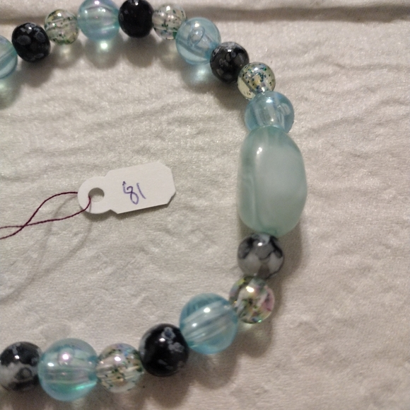 Artemis's Gems custom-made beaded bracelet with blue and clear beads - Picture 2 of 5